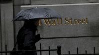 Futuros de Wall Street derretem em meio a temor tarifário