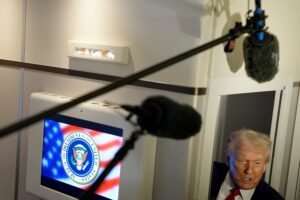 2025-04-03T210127Z_1190170182_RC2KQDAT5U5L_RTRMADP_3_USA-TRUMP-TARIFFS-FINANCE.jpg
