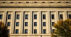25dc-studentvisas-kmpg-facebookJumbo.jpg