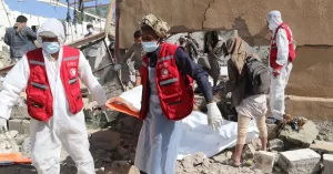 28int-yemen-strike-hczj-facebookJumbo.jpg