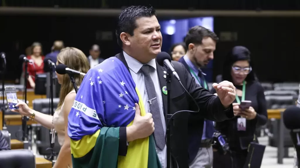 Gilvan-da-Federal-Vinicius-Loures_Camara-dos-Deputados.jpeg