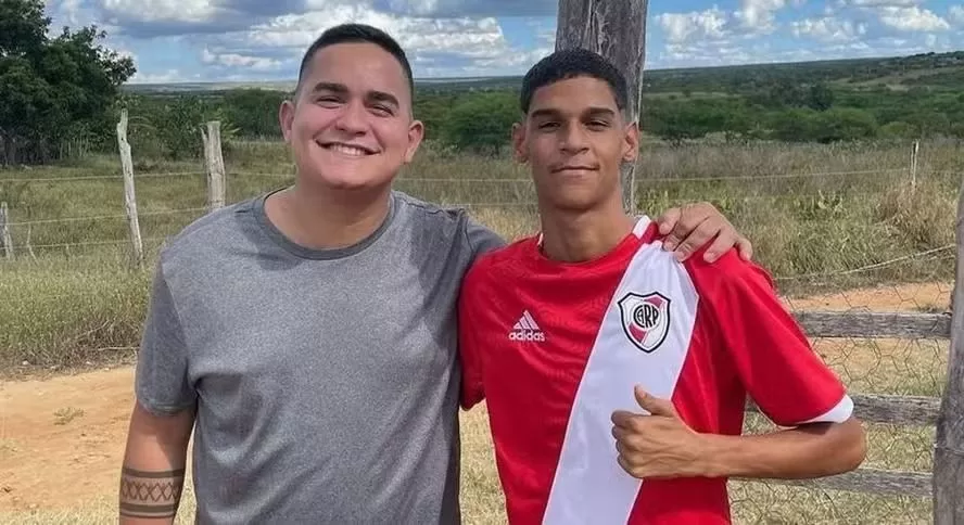 allan_jesus_luva_de_pedreiro.jpeg