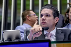 anistia_Motta_Hugo.jpg