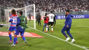 confusao-colo-colo-fortaleza-5-e1744337435553.jpg