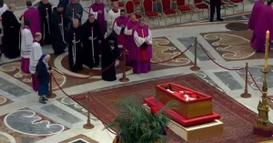 pope-francis-nun-mourns-facebookJumbo.png