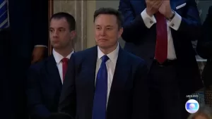 13640883.jpg