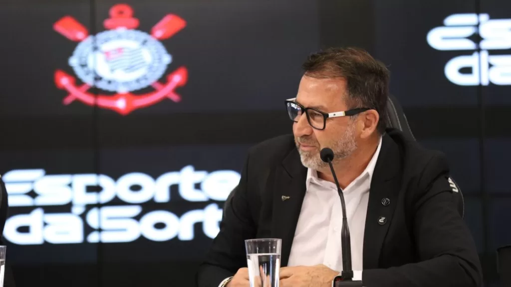 1746841958_Augusto-Melo-Corinthians-e1727979913531.jpg