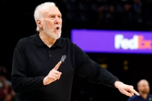 2025-05-02T163047Z_221656452_RC2837A0O5QU_RTRMADP_3_BASKETBALL-NBA-SAS-POPOVICH.jpg