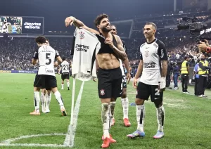 2025-05-03T233740Z_1130132185_UP1EL531TMQH6_RTRMADP_3_SOCCER-BRAZIL-COR-INT.jpg