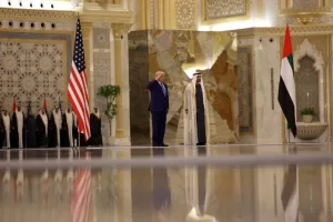 2025-05-15T223701Z_1_LYNXMPEL4E16W_RTROPTP_4_AEREAS-TRUMP-ETIHAD.jpg