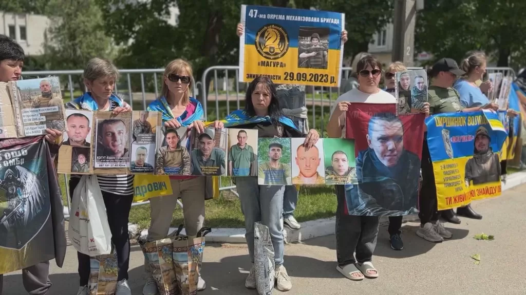 BR_CNN_230525_CNS_24FR_UKRAINE_FAMILIES_OF.mp4_frame_72.jpeg