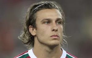 Canobbio sofre fratura no rosto e deve desfalcar Fluminense no Mundial