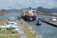 Trump: Navios dos EUA não devem pagar para usar canais do Panamá e de Suez