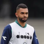 Em alta no Coritiba, Vini Paulista comemora renovação e projeta duelo contra Criciúma