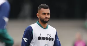 Em alta no Coritiba, Vini Paulista comemora renovação e projeta duelo contra Criciúma