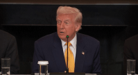 Trump diz estar "OK" com aumento de impostos sobre ricos dos republicanos