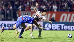 Ferreirinha-penalti-Sao-Paulo-Fortaleza-Brasileirao-e1746238486984.jpg