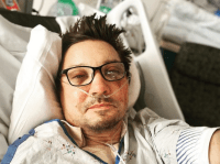 Jeremy Renner revela lapso que causou acidente quase fatal com limpa-neve