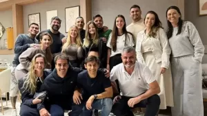 Jogadores do Atlético fazem “recepção especial“ para Dudu e atacante reage
