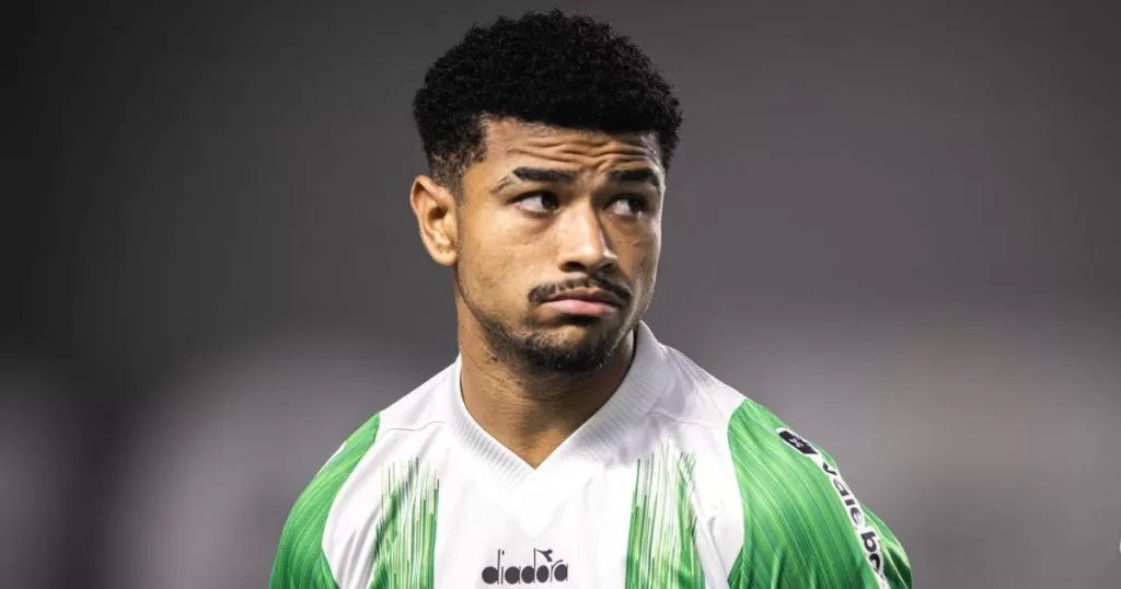 Mozart explica ausência de Lucas Ronier em vitória contra o Criciúma