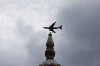 Paquistão diz à CNN que abateu duas aeronaves durante ataque indiano