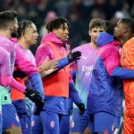 Roma ganha sem Mourinho, Maignan alvo de atos racistas