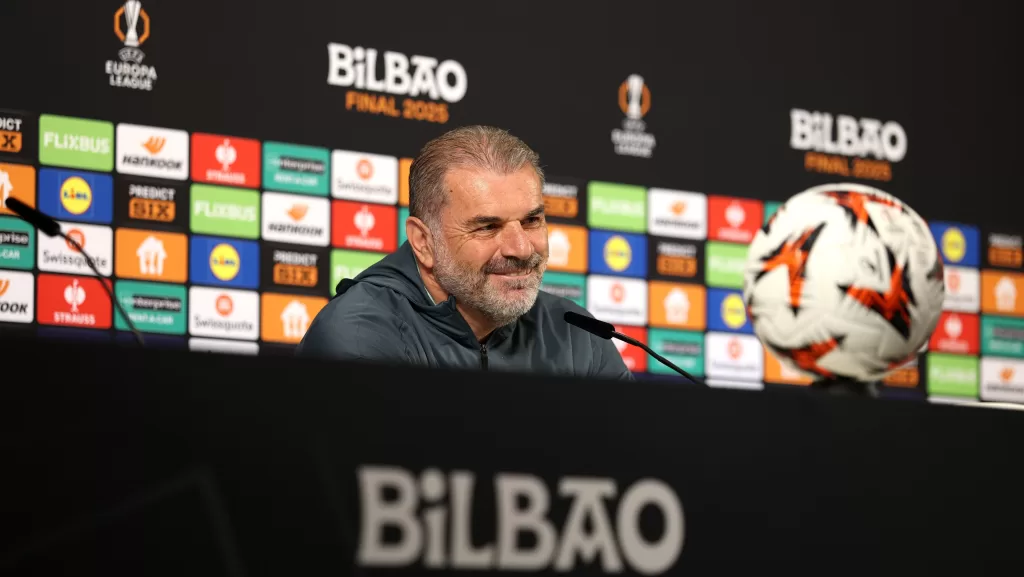 Técnico do Tottenham revela ligação com o Vasco e cita Corinthians; veja