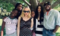 Madonna passa fim de semana do Dia das Mães com 5 dos 6 filhos; veja fotos