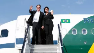 bolsonaro-viagem-alan-santos-pr-crop-20230113012243.jpg