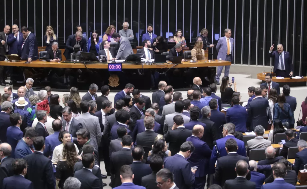 camara-aumenta-numero-deputados.jpg