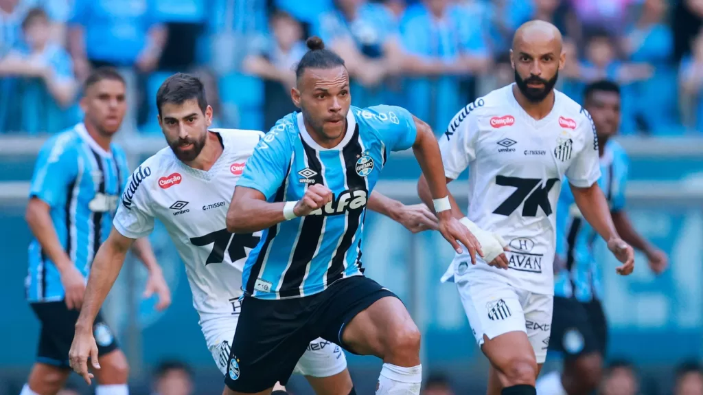 gremio-santos-arena-campeonato-brasileiro-e1746391955429.jpg