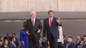 lula-maduro-crop-20230529220105.jpg