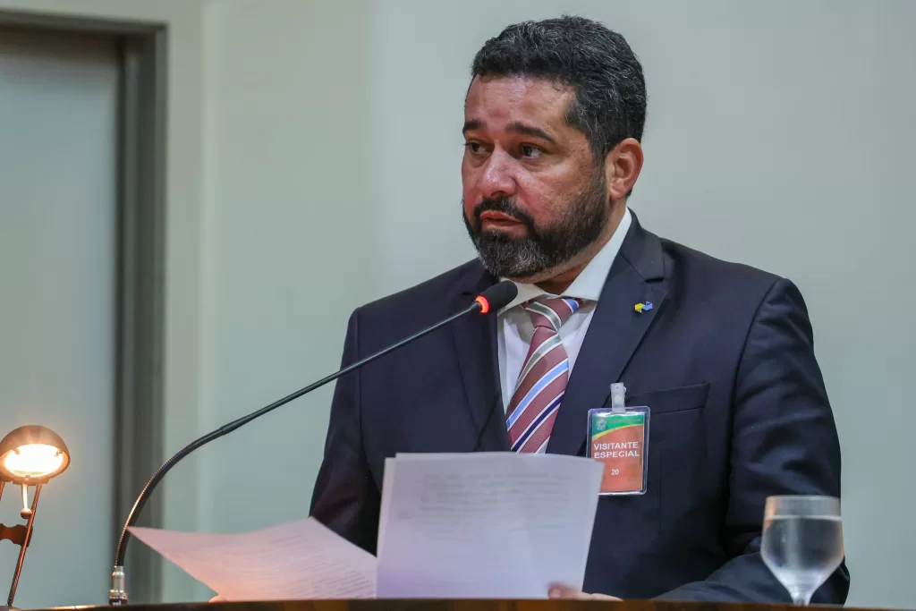 presidente-Correios-aumento-scaled.jpg