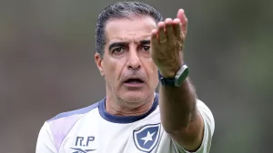renato-paiva-treinador-botafogo-e1743216339804.jpg