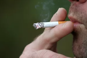 smoking-gb44facea2-1920.jpg