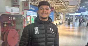 Bruninho, filho de Eliza Samudio, vai para a Europa com o Botafogo