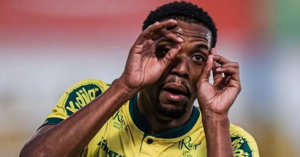 Coritiba anuncia contratação do atacante Iury Castilho, ex-Mirassol