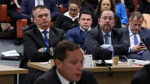 Jair-Bolsonaro-Mauro-Cid.jpg