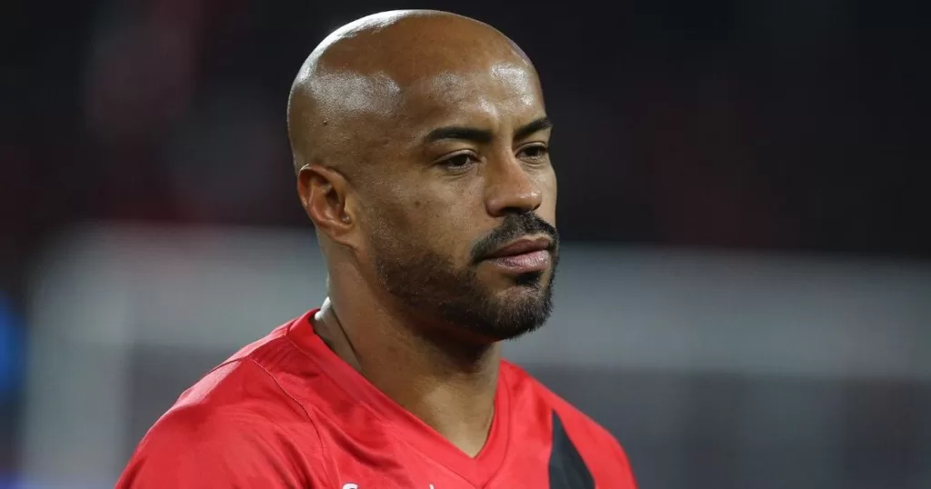 Thiago Heleno chora, cita Petraglia e revela bastidores da saída do Athletico