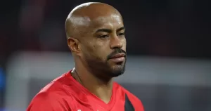 Thiago Heleno chora, cita Petraglia e revela bastidores da saída do Athletico
