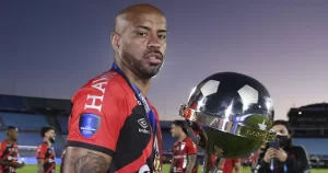 Thiago Heleno foi embora. Qual foi a sua última imagem no Athletico?