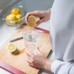 agua-morna-com-limao.jpg