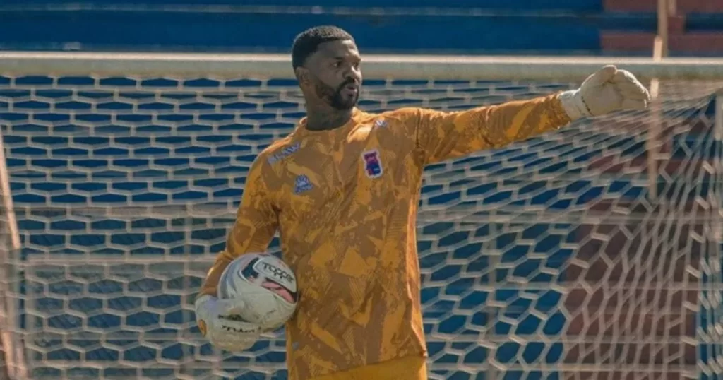 goleiro Felipe relembra momentos da derrocada