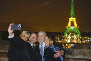 lula-macron-selfie.jpg